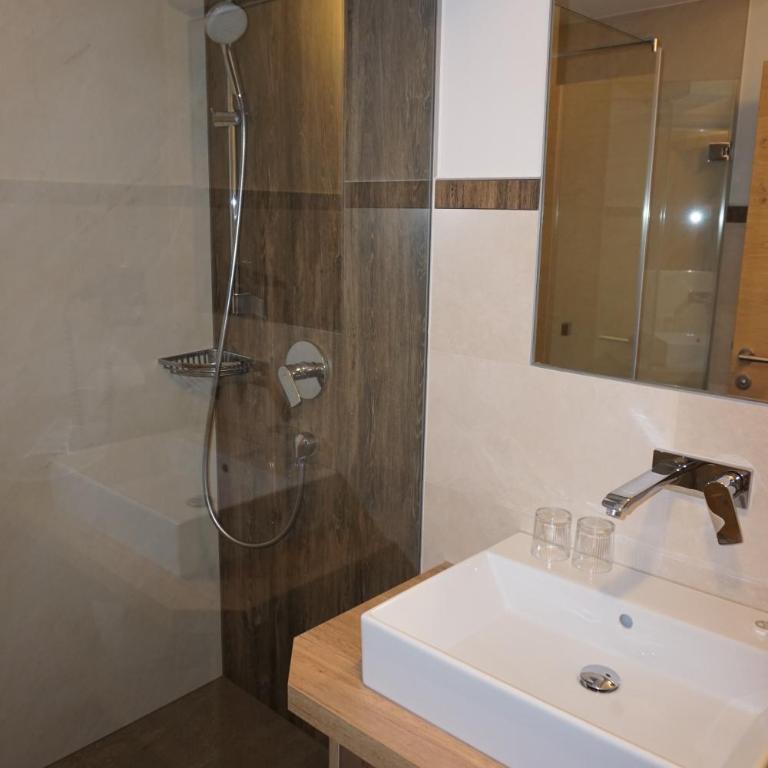 Pension & Appartements Anny - Doppelzimmer - 11