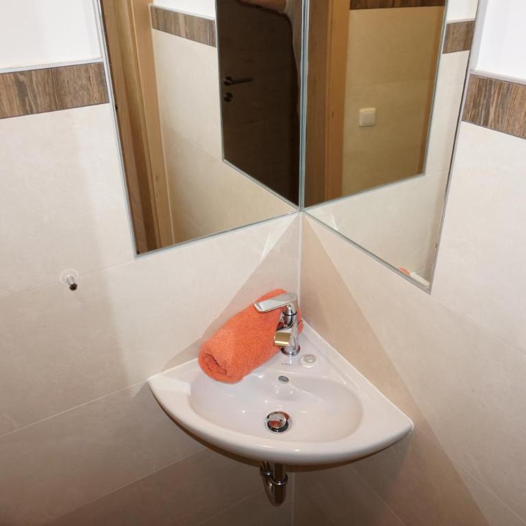 Pension & Appartements Anny - Doppelzimmer - 13