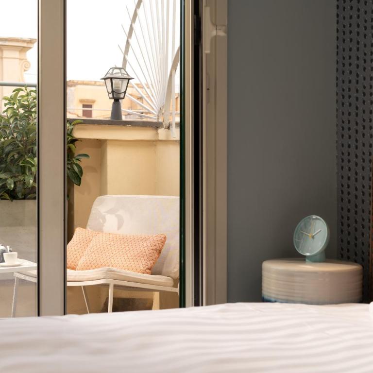 Cloud 7 Roma Hotel - Deluxe Double Room with Balcony - 3