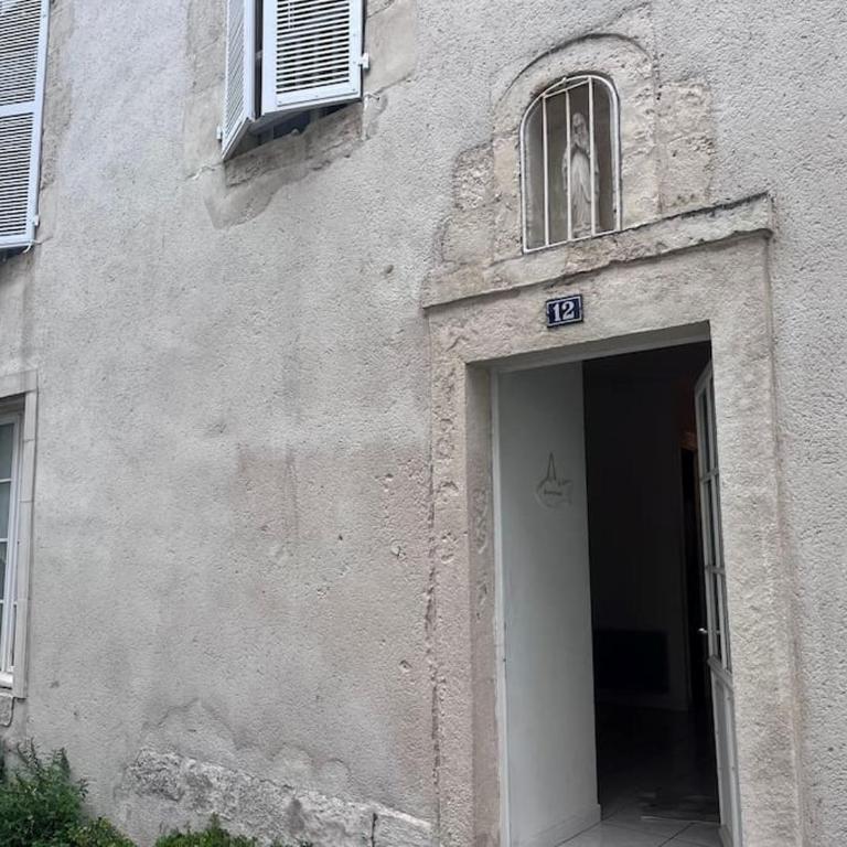 Manon, 2 pièces, Wifi, coeur historique, calme, central - Apartment mit 1 Schlafzimmer - 4