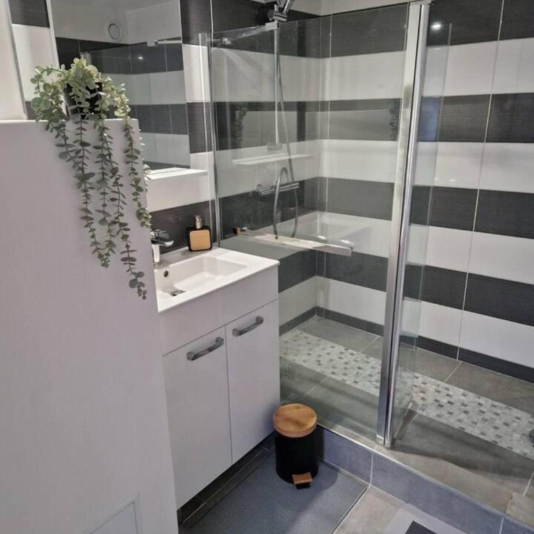 Appartment- Near Train Station - Free Parking - Appartement - 13