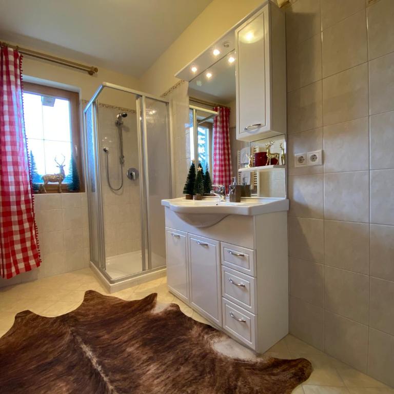 Zillertal Ferienhaus Rohrberg Panoramablick mit Garten und Sauna - Apartment mit 3 Schlafzimmern und Bergblick - 37