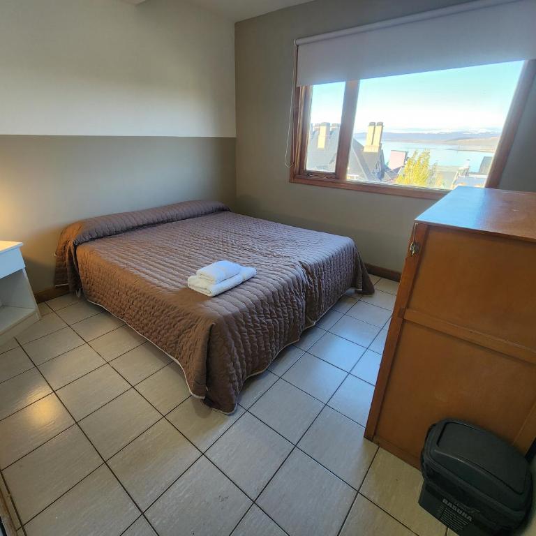 YAGHAN HOSTEL - Habitación Doble con baño privado - 1 o 2 camas - 8