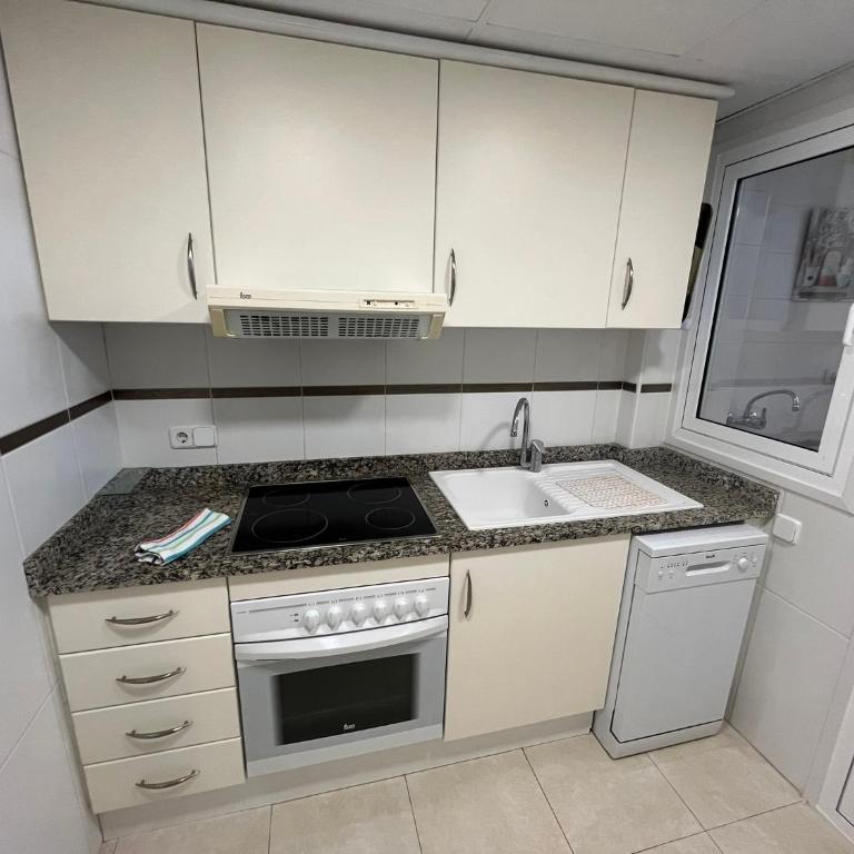 Service Apart Lazaro APOLO XVII - MARAVILLOSAS VISTAS - Two-Bedroom Apartment with Terrace and Sea View - 24
