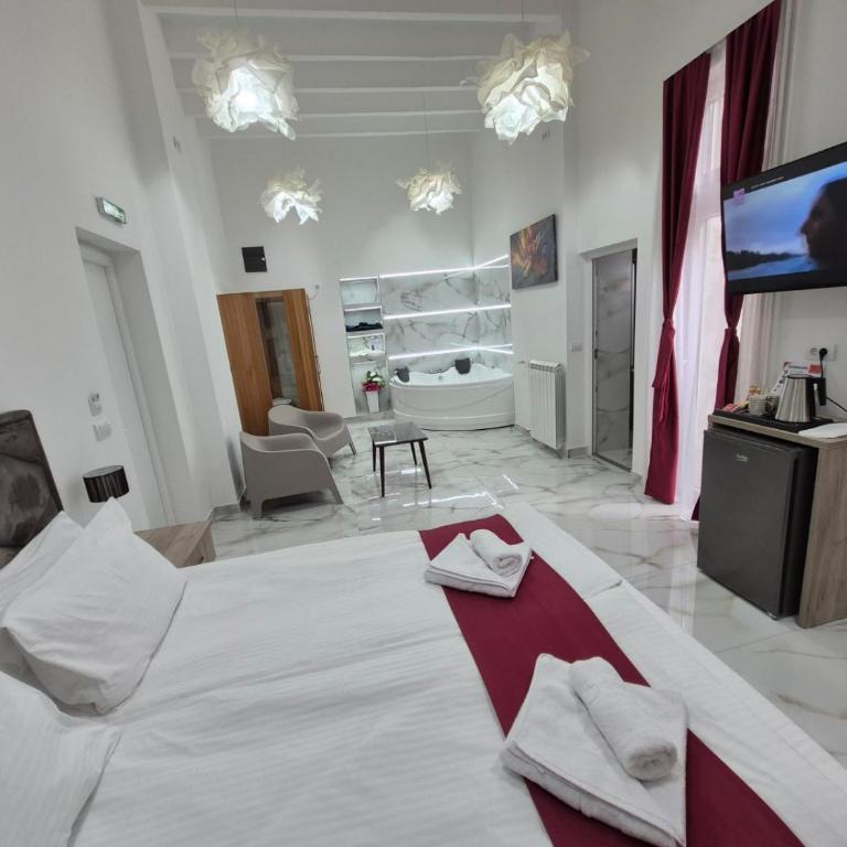 Authentic Belgrade Centre Apartment #5, Four bedrooms, One Full Bathroom, One Toilet - King Suite with Spa Bath - 4