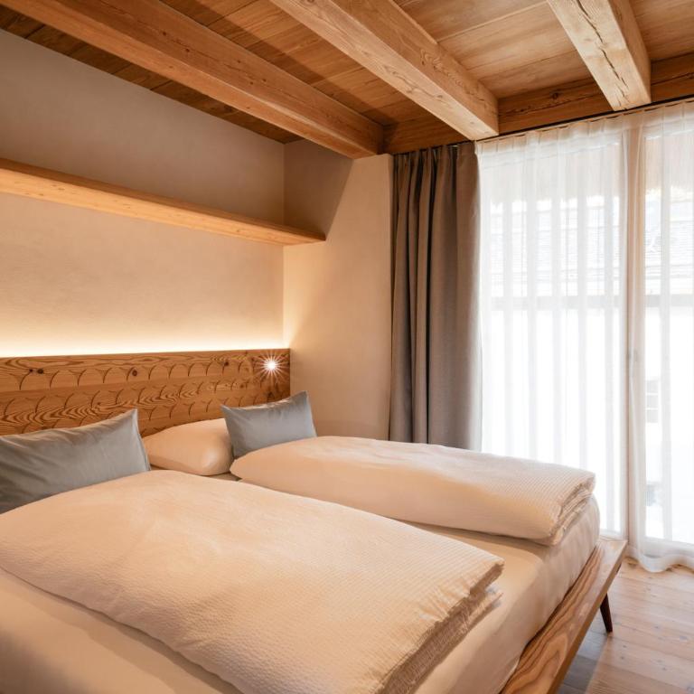 OBERBUCHFELDER historic farmhouse - Deluxe Two-Bedroom Apartment - 33