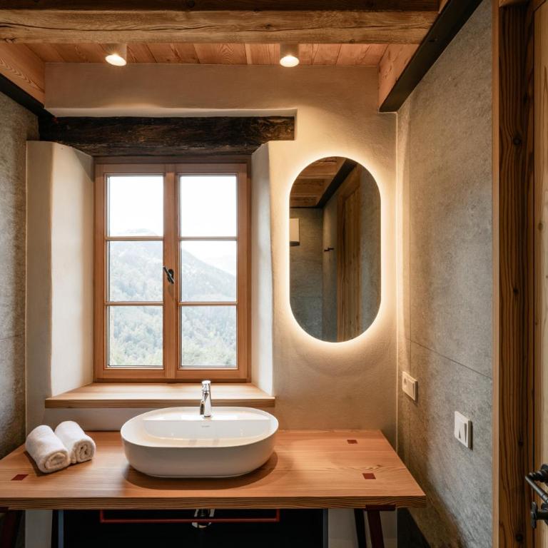 OBERBUCHFELDER historic farmhouse - Deluxe Two-Bedroom Apartment - 4