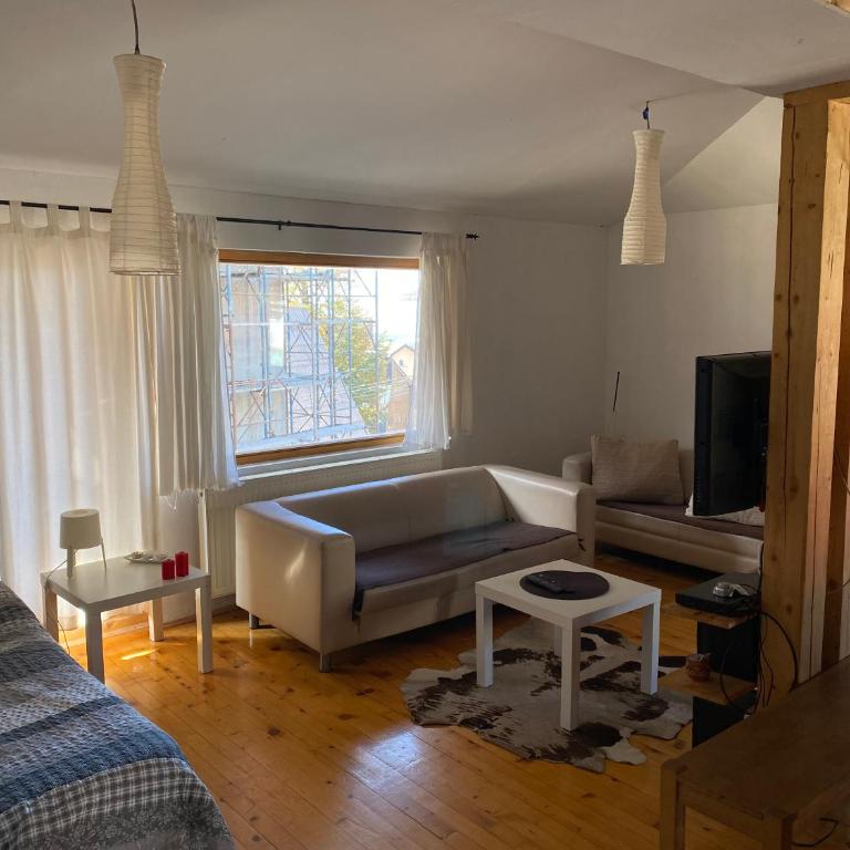 Kuća Mirković - Three-Bedroom Apartment - 8
