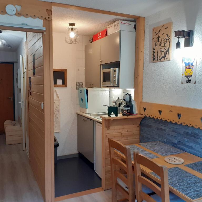 Studio cosy 3 pers à Valfréjus, téléphérique à 20m, animaux admis - FR-1-561-86 - Studio - 1