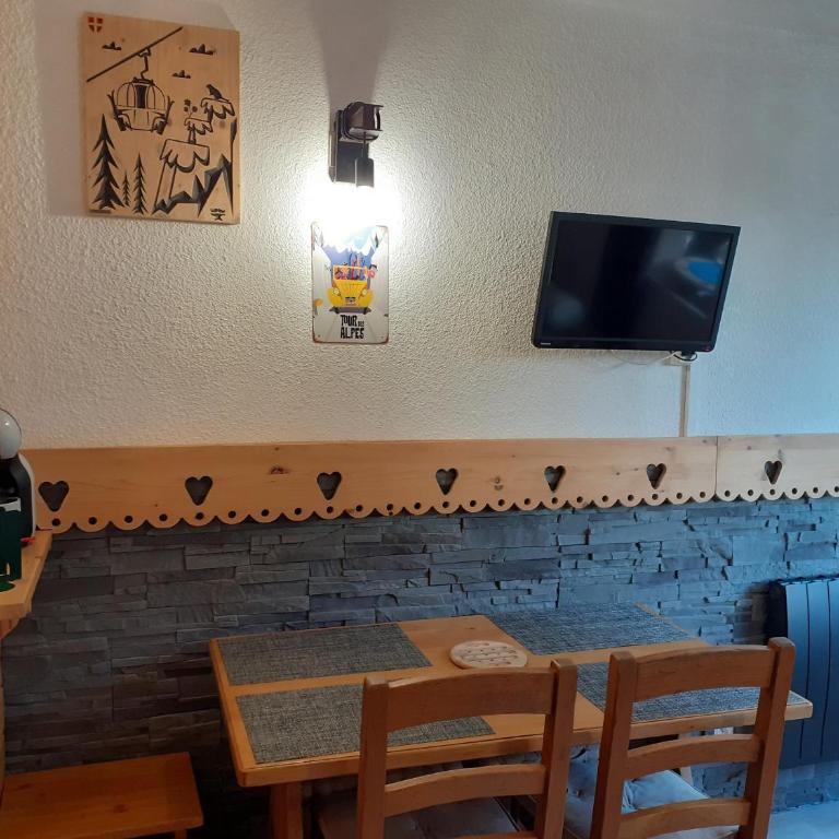 Studio cosy 3 pers à Valfréjus, téléphérique à 20m, animaux admis - FR-1-561-86 - Studio - 5