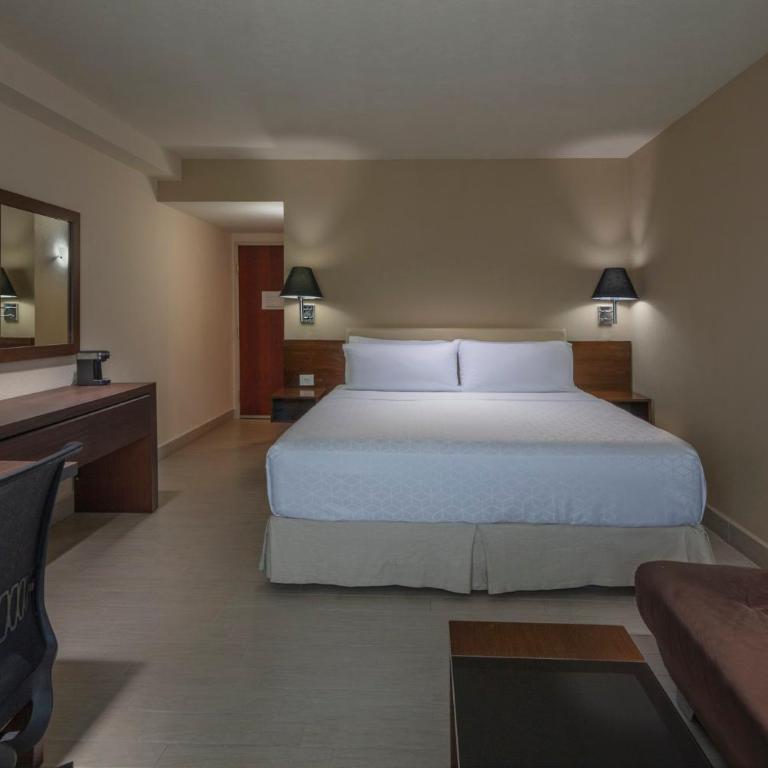 Holiday Inn Puebla La Noria by IHG - Chambre Lit King-Size avec Canapé-Lit - 5