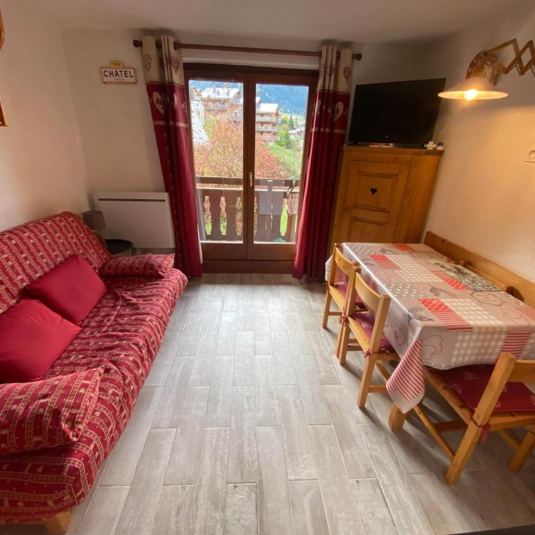 Studio chaleureux et calme à Châtel, proche centre, avec coin montagne, parking et balcon - FR-1-693-113 - Studio - 10