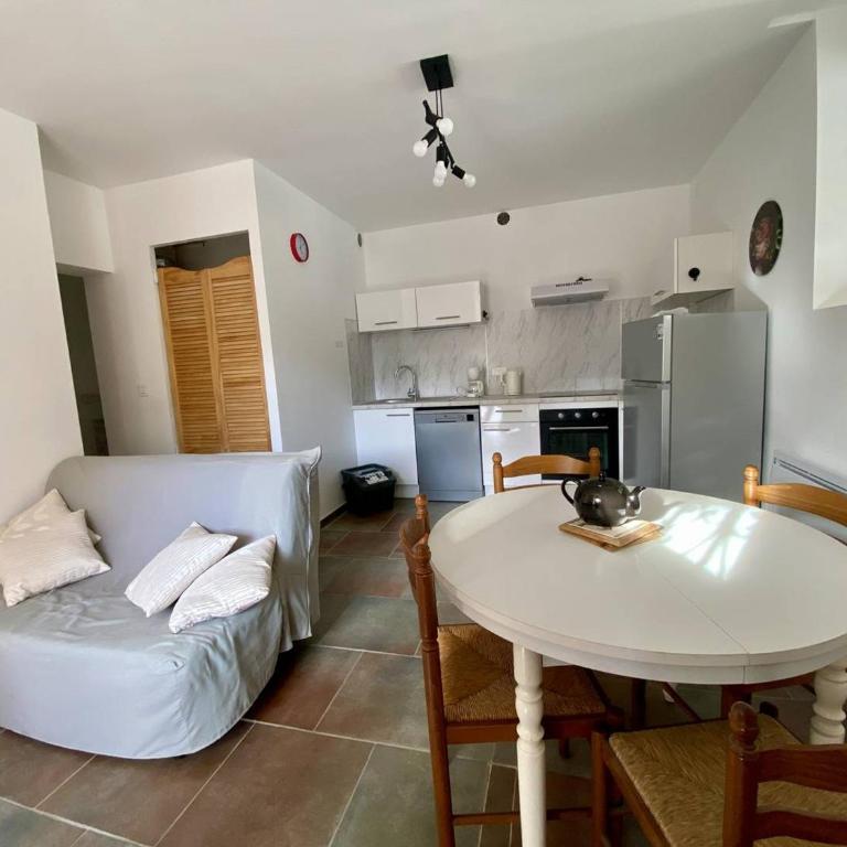 Charmant T2 à Cambo-les-Bains, proche des Thermes, pour 2 personnes - Apartamento de 1 dormitorio - 3