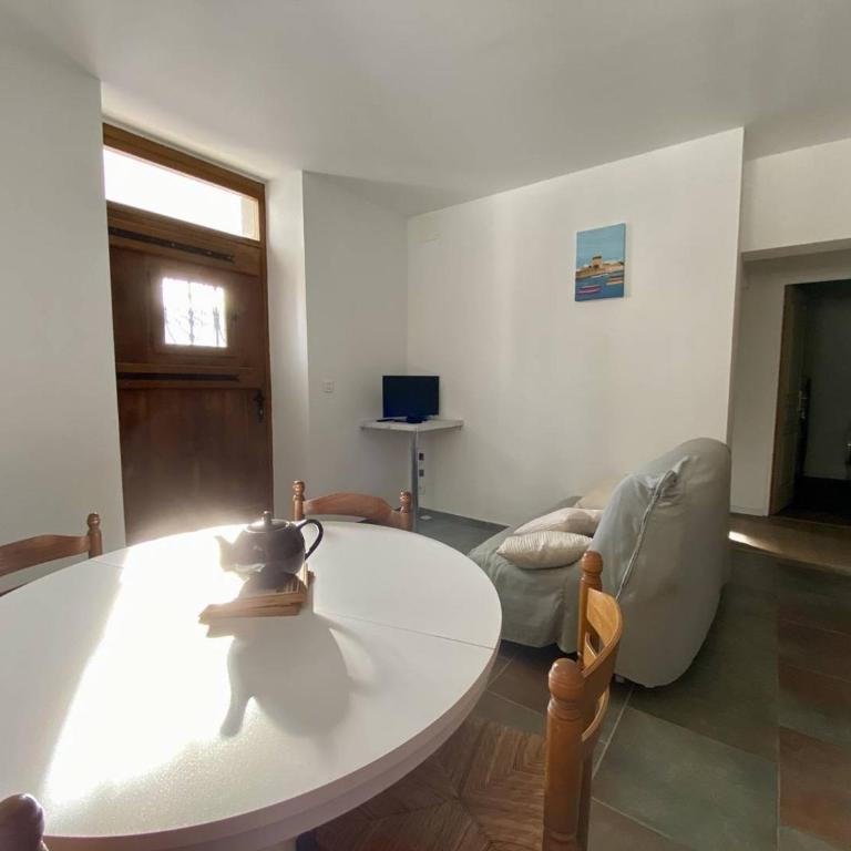 Charmant T2 à Cambo-les-Bains, proche des Thermes, pour 2 personnes - Apartamento de 1 dormitorio - 4