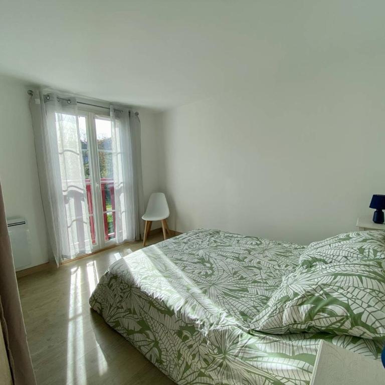 Cambo-les-Bains : T3 rénové, 4 pers, proche thermes, wifi - Appartement 2 Chambres - 12