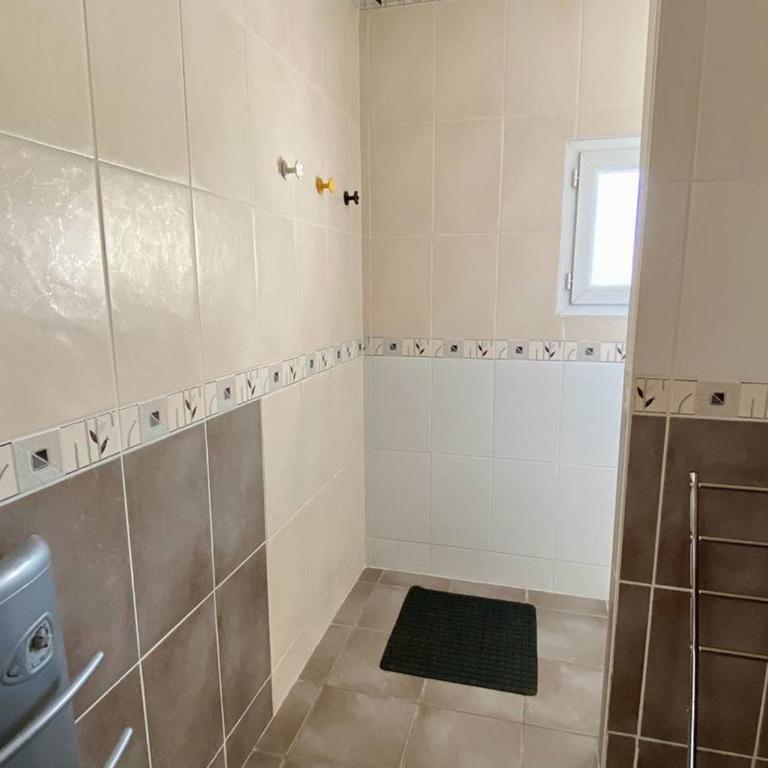 Cambo-les-Bains : T3 rénové, 4 pers, proche thermes, wifi - Appartement 2 Chambres - 14