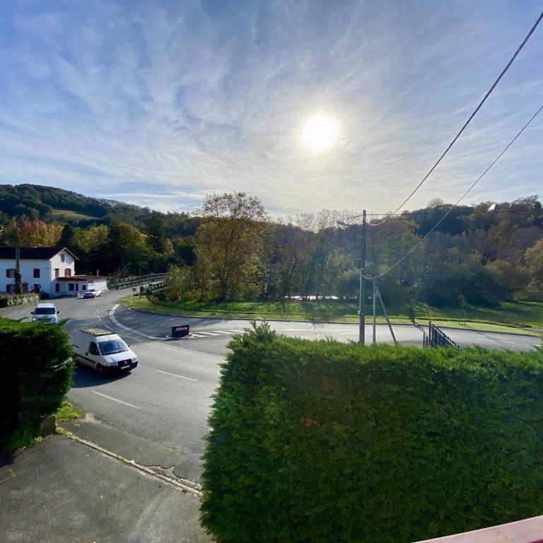 Cambo-les-Bains : T3 rénové, 4 pers, proche thermes, wifi - Appartement 2 Chambres - 23
