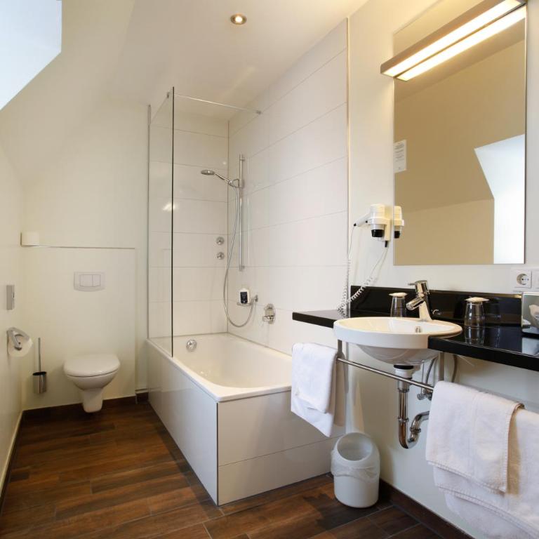 Hotel am Jakobsmarkt - Doppelzimmer mit Zustellbett - 2