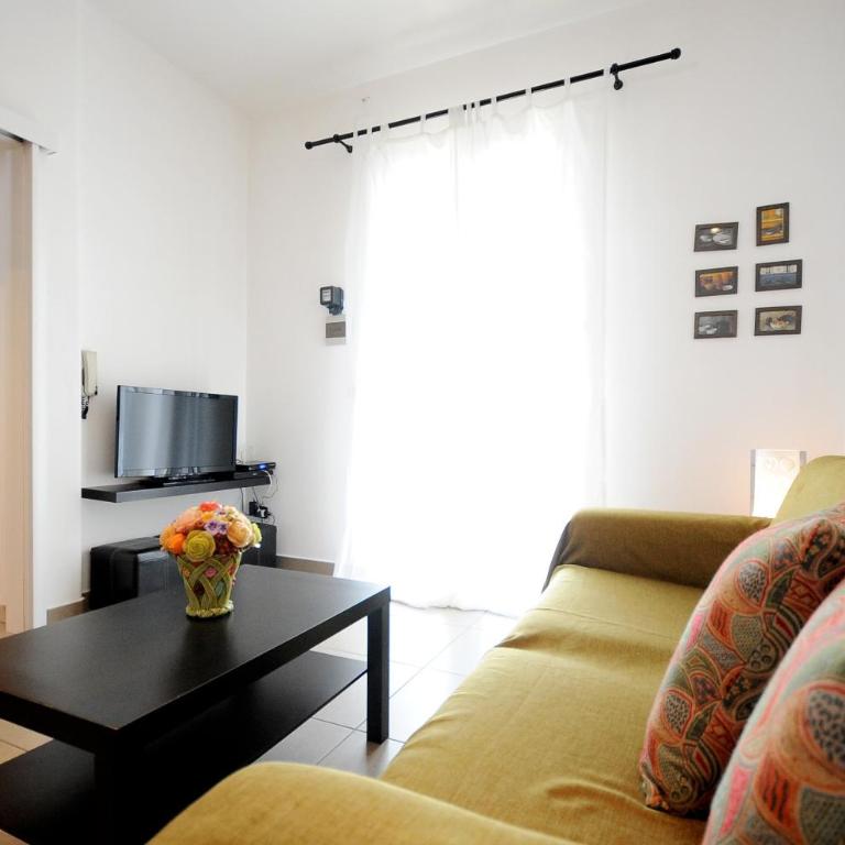 Baia Verde Apartments - Two-Bedroom Apartment - 10