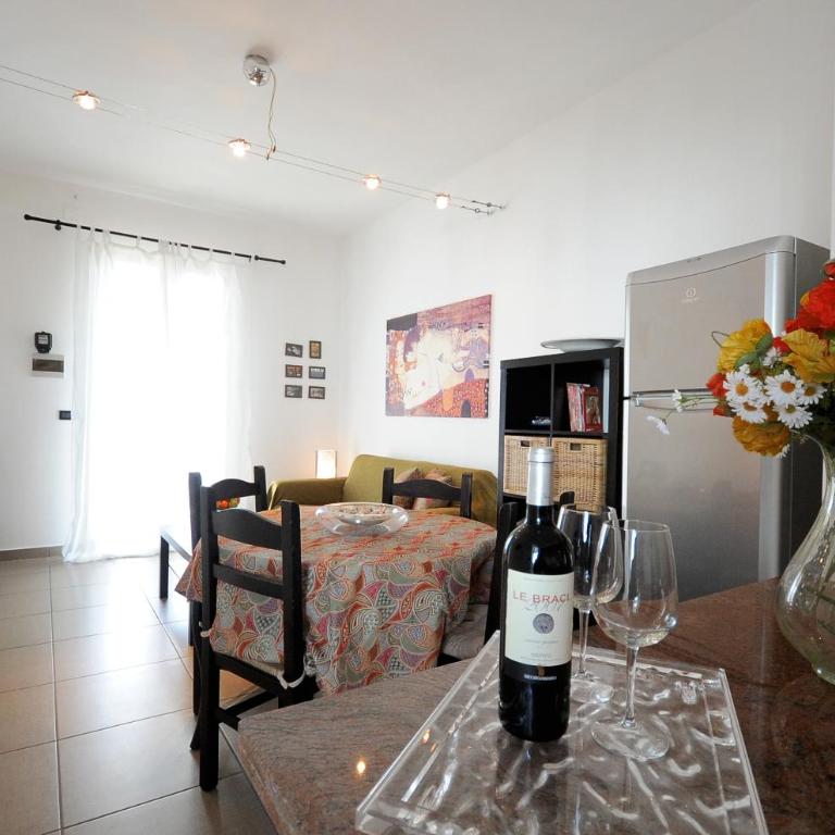 Baia Verde Apartments - Two-Bedroom Apartment - 9