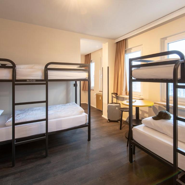 MEININGER Hotel München Zentrum - Bed in 6-Bed Mixed Dormitory Room - 2