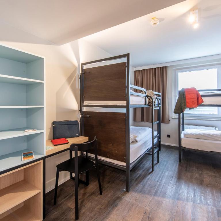 MEININGER Hotel München Zentrum - Bed in 4-Bed Female Dormitory Room - 3