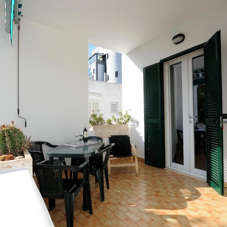 Baia Verde Apartments - Two-Bedroom Apartment - 3