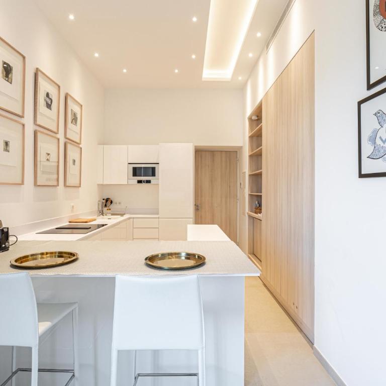 REF 1975 - Cannes Center - Croisette - Appartement - 4
