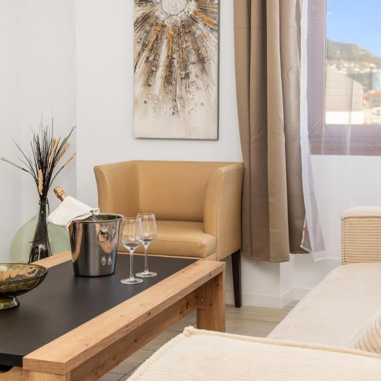 Monaco Border - Bel appartement rénové - CM - Appartement 2 Chambres - 11