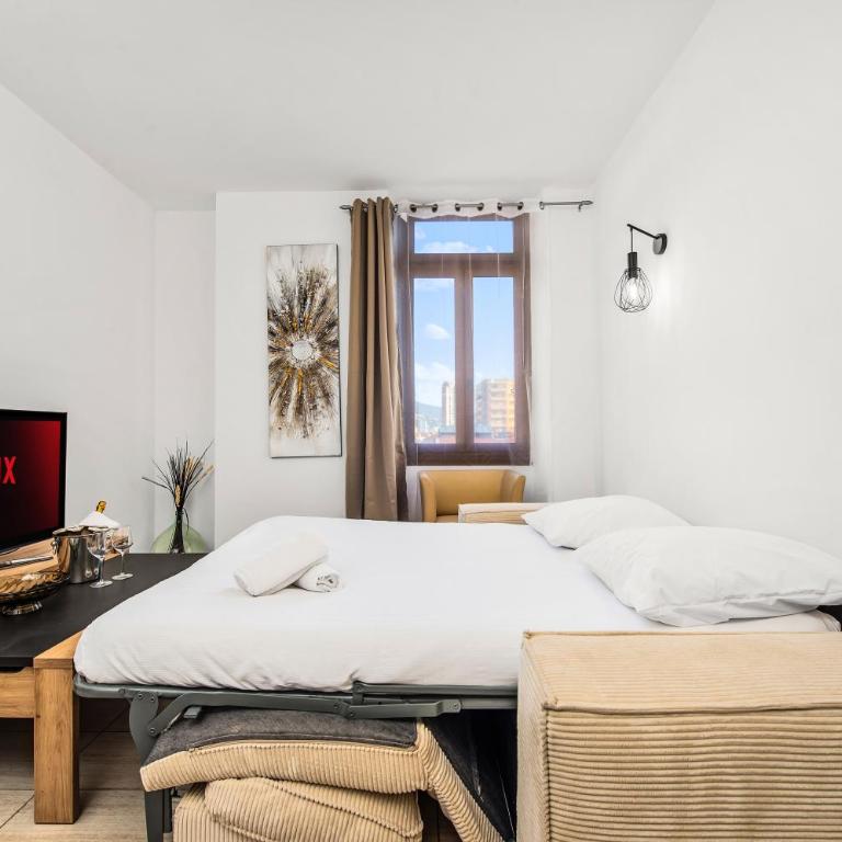 Monaco Border - Bel appartement rénové - CM - Appartement 2 Chambres - 5