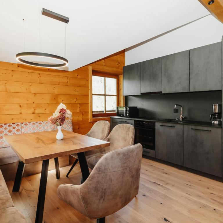 Hotel Lammwirt - Apartment mit 2 Schlafzimmern und Balkon - Nebengebäude - 1