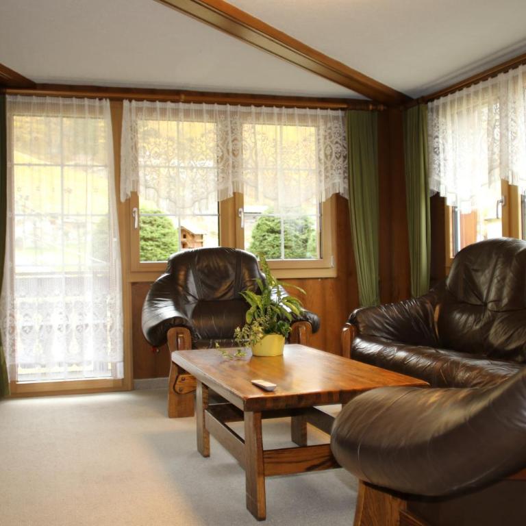 Haus Antrona Ferienwohnung mit 5 Schlafzimmern für Familien und Gruppen - Apartment - 1