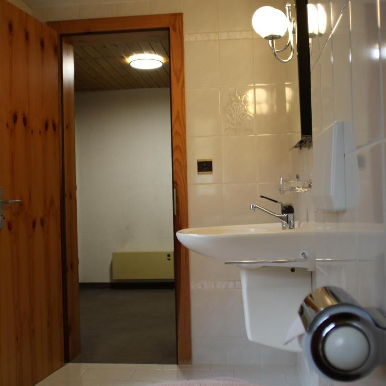 Haus Antrona Ferienwohnung mit 5 Schlafzimmern für Familien und Gruppen - Apartment - 26