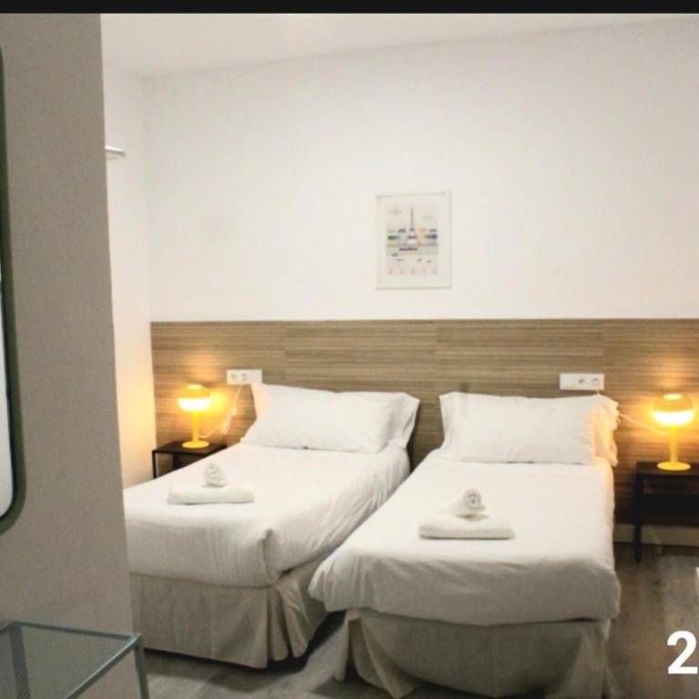 Apartamento Abad Centro - Three-Bedroom Apartment - 6