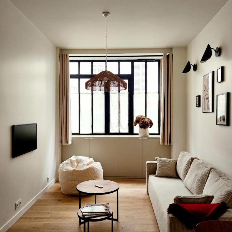 Charmant 3 pièces refait à neuf par une architecte ! - Two-Bedroom Apartment - 2