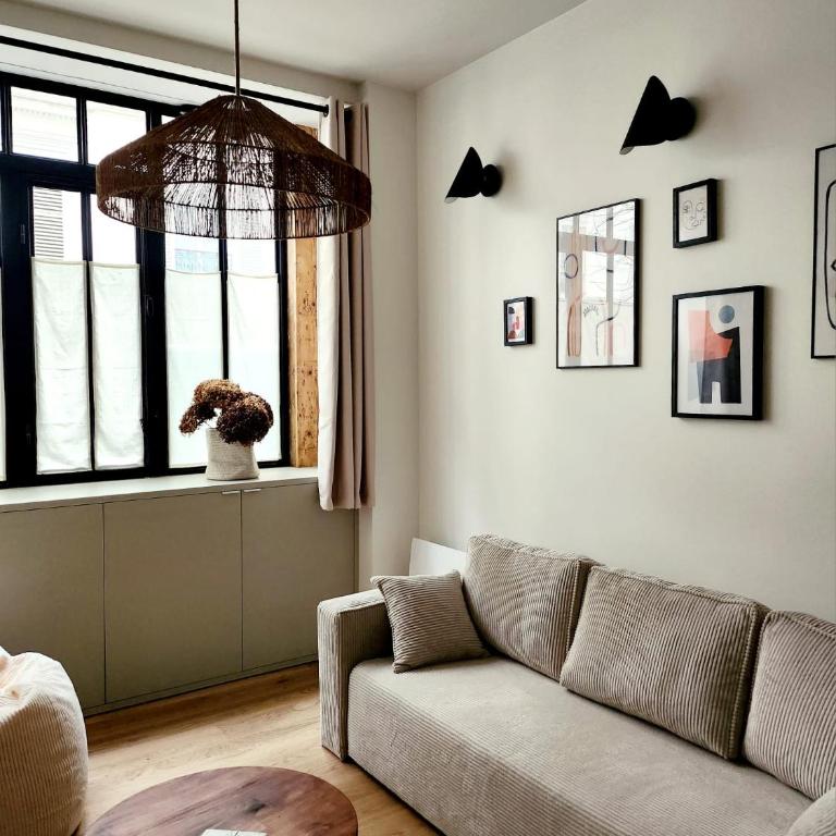 Charmant 3 pièces refait à neuf par une architecte ! - Two-Bedroom Apartment - 1
