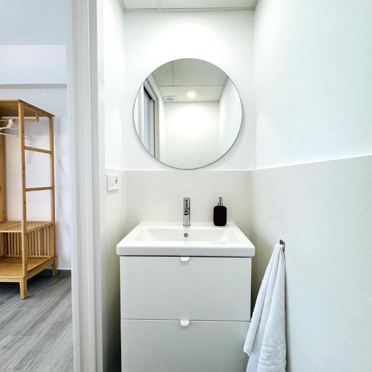 NUEVO, a 90 metros de la playa y con vistas al mar - Three-Bedroom Premium Apartment - 5