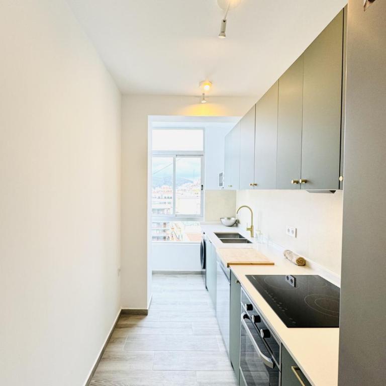 NUEVO, a 90 metros de la playa y con vistas al mar - Three-Bedroom Premium Apartment - 24
