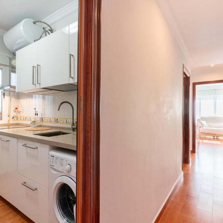 BN Luminoso apartamento para familias en excelente ubicación - Three-Bedroom Apartment - High Floor - 18
