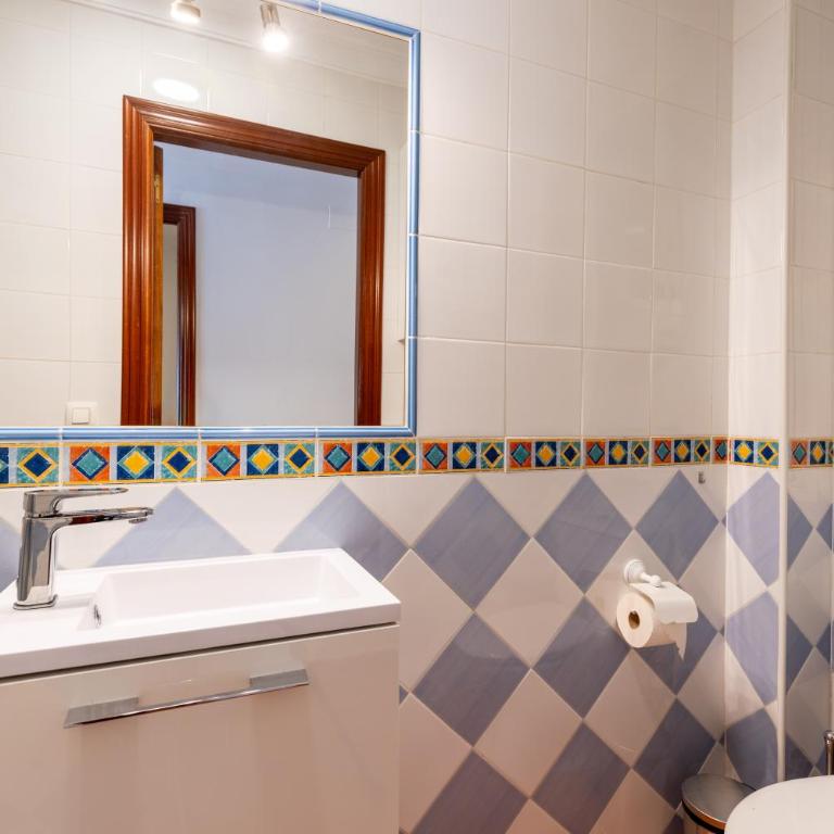 BN Luminoso apartamento para familias en excelente ubicación - Three-Bedroom Apartment - High Floor - 23