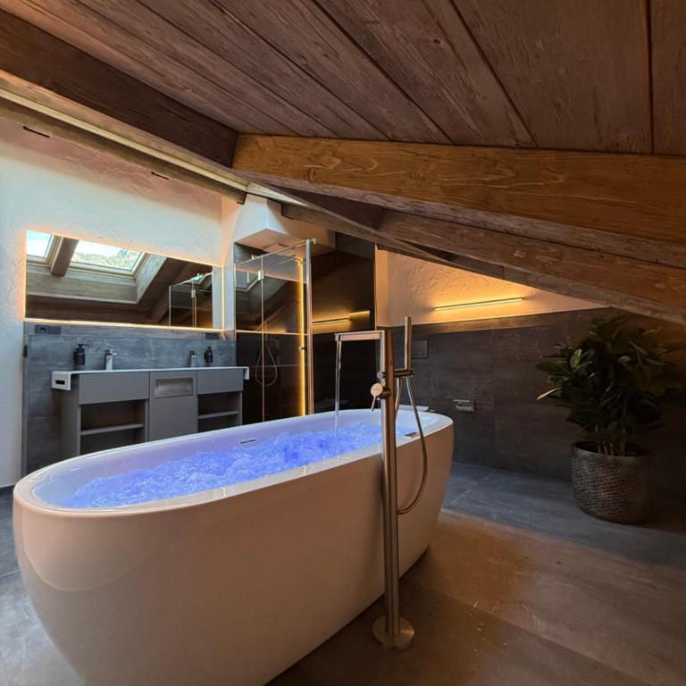 LIVALPIN Residence - with private Sauna & Whirlpool - Three-Bedroom Chalet with Sauna, Whirlpool and Mountain View - 43