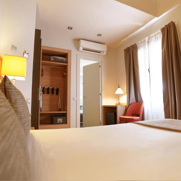 Arc La Rambla - Small Double Room - 4