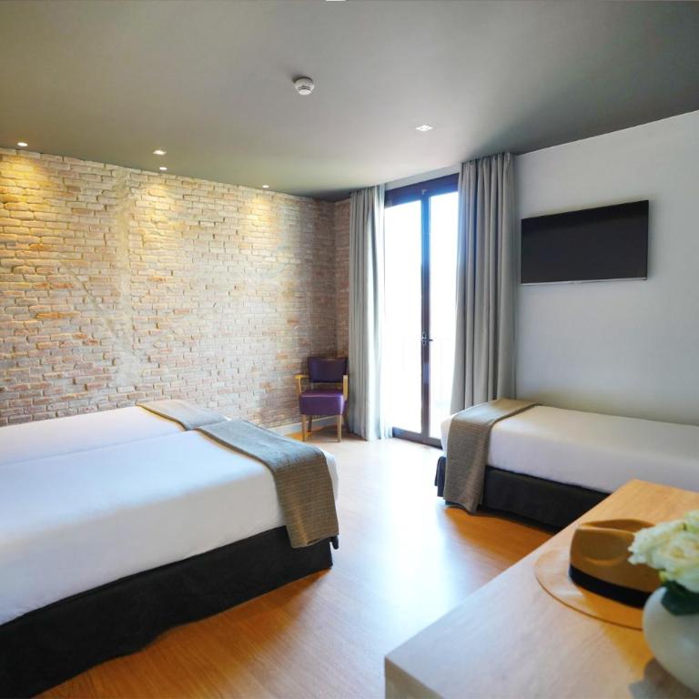Arc La Rambla - Triple Room - 4