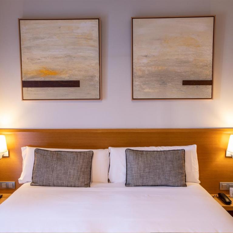 Arc La Rambla - Double Room with Ramblas view - 7