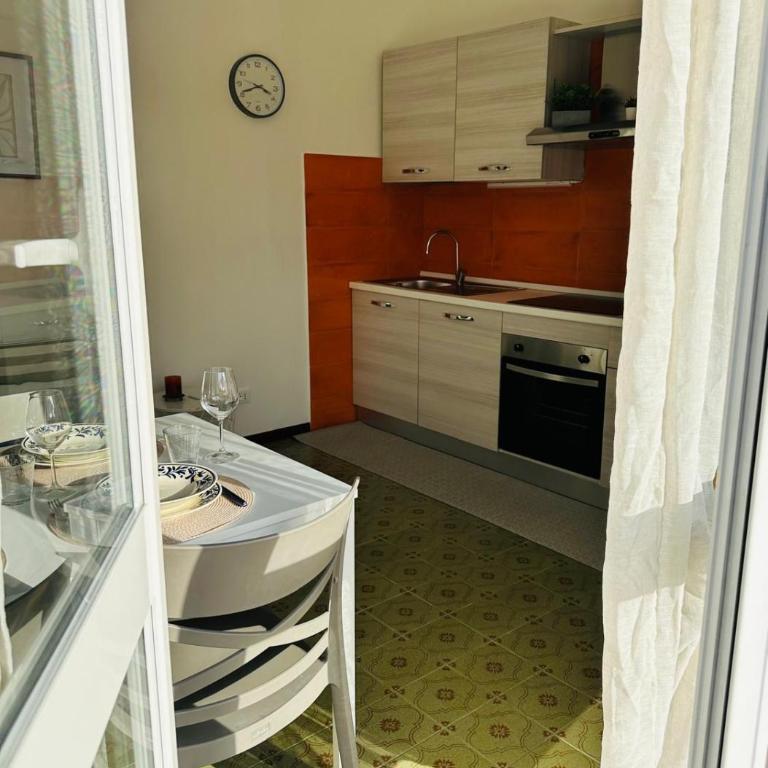 Appartamenti Giulia - Palazzo Milano - Appartamento con 2 Camere da Letto e Balcone - 1