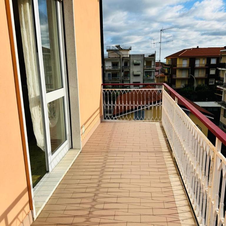 Appartamenti Giulia - Palazzo Milano - Appartamento con 2 Camere da Letto e Balcone - 10