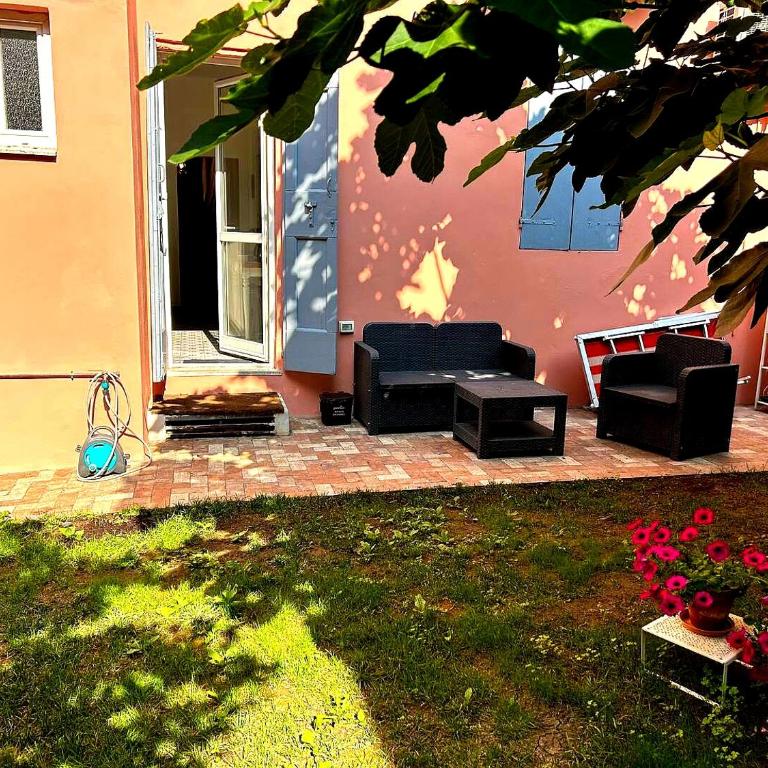 Oasis in the Center with Garden by Synergy Up to 5 guests - One-Bedroom Apartment - 70