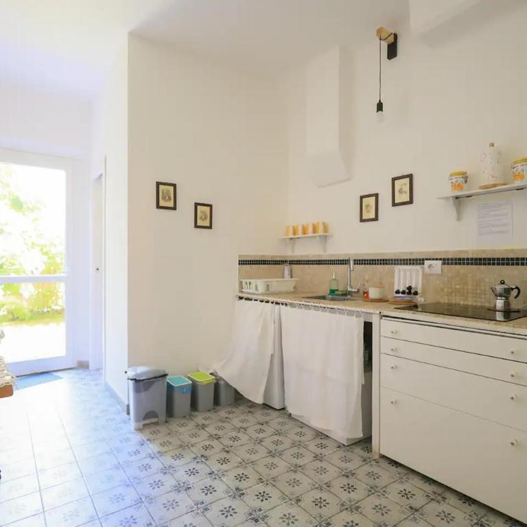 Oasis in the Center with Garden by Synergy Up to 5 guests - One-Bedroom Apartment - 72