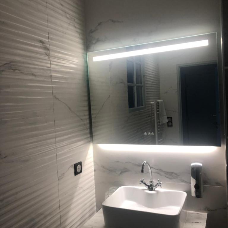Domaine Clairfontaine Noyarey - Suites Junior - Chambre Lits Jumeaux - Vue sur Montagne - 5