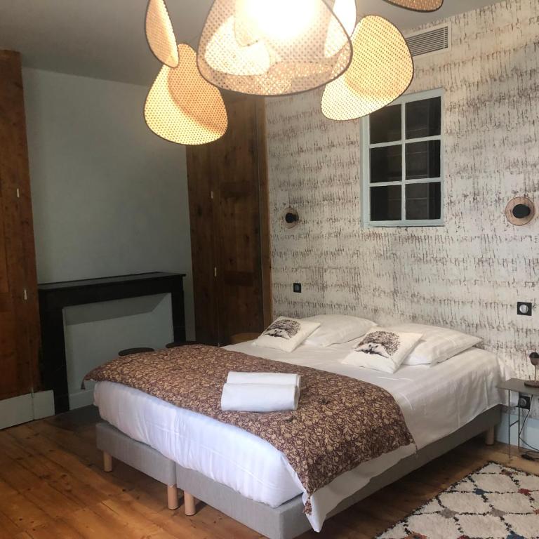 Domaine Clairfontaine Noyarey - Suites Junior - Chambre Lits Jumeaux - Vue sur Montagne - 2